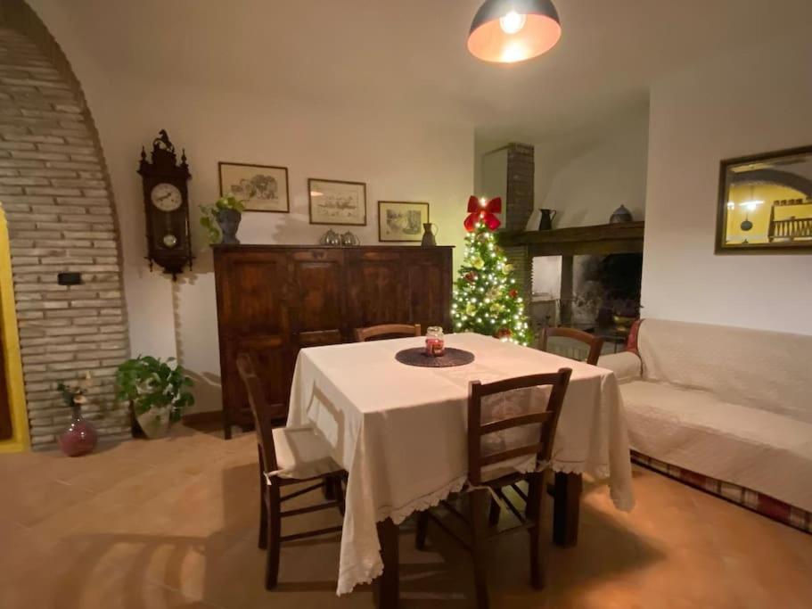 Casa Vacanze Fonte Del Menotre Фолиньо Экстерьер фото