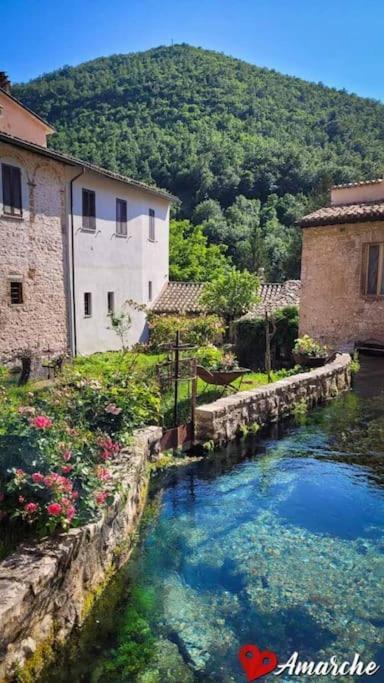 Casa Vacanze Fonte Del Menotre Фолиньо Экстерьер фото